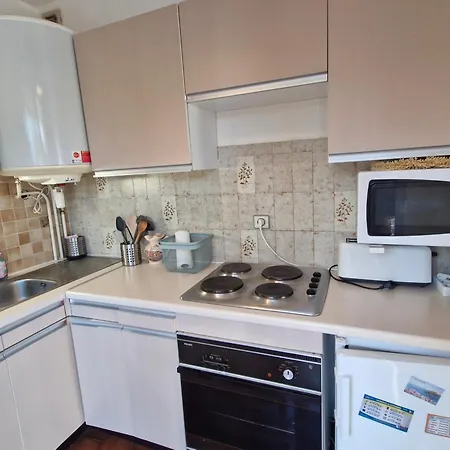 Apartment Climatise Pres De La Et Commerces, Parking, Animaux Acceptes, - Fr-1-780-92 Sainte-Maxime