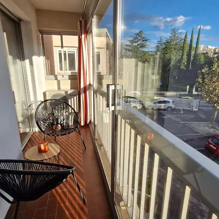 Climatise Avec Parking, Proche Et Commerces A - Fr-1-780-92 *