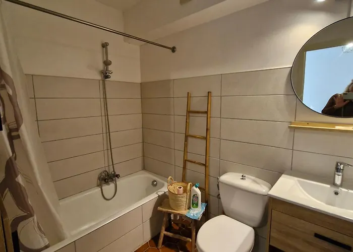 Appartement Climatisé Avec Balcon Et Parking, Proche Plages De - Fr-1-780-92